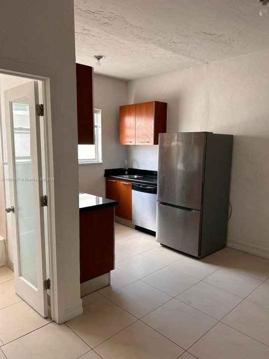 Recently Rented: $1,700 (0 beds, 1 baths, 462 Square Feet)