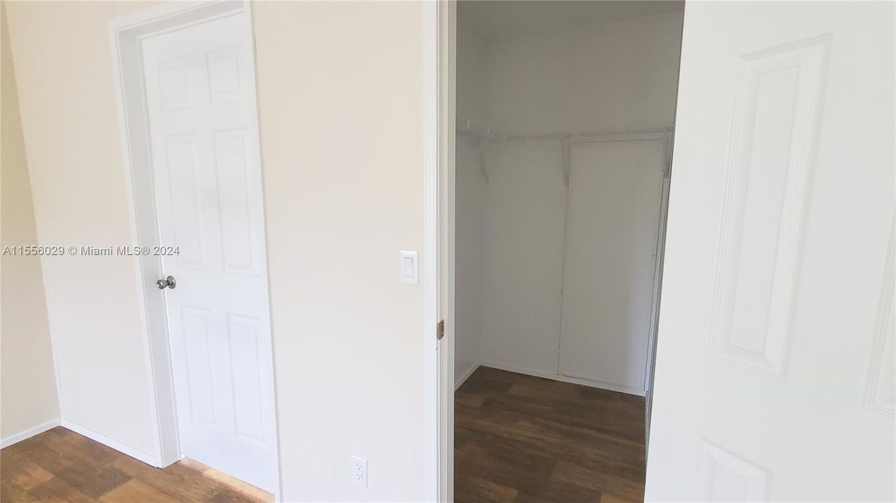 Active With Contract: $238,900 (2 beds, 2 baths, 1195 Square Feet)
