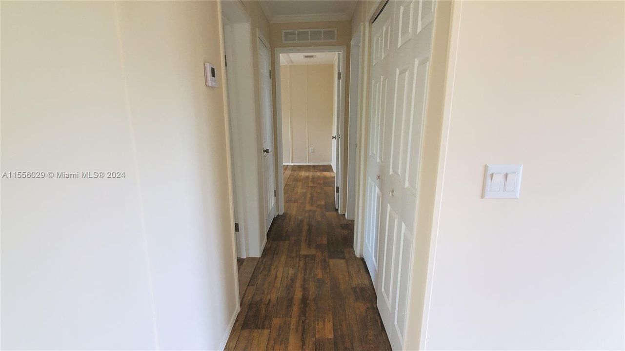Active With Contract: $238,900 (2 beds, 2 baths, 1195 Square Feet)