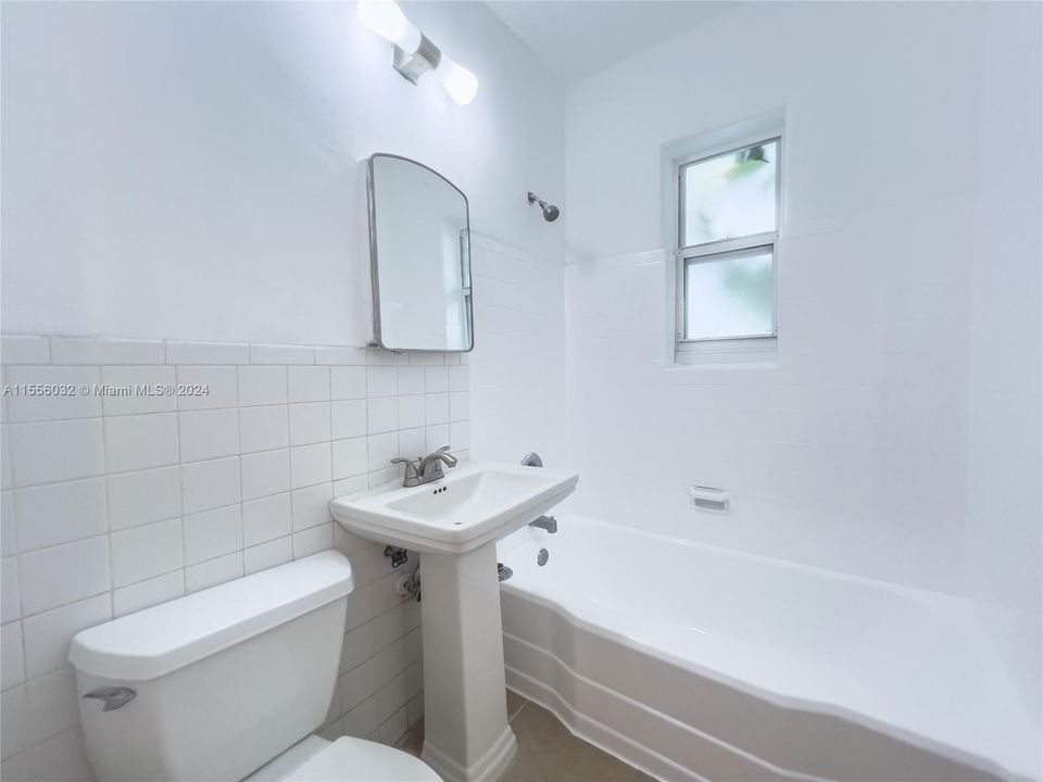 最近租的: $1,700 (0 贝兹, 1 浴室, 450 平方英尺)