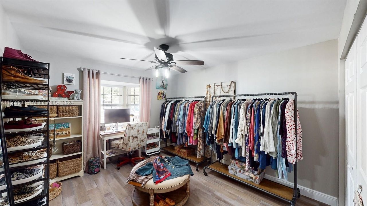 Recently Sold: $445,000 (2 beds, 2 baths, 1276 Square Feet)