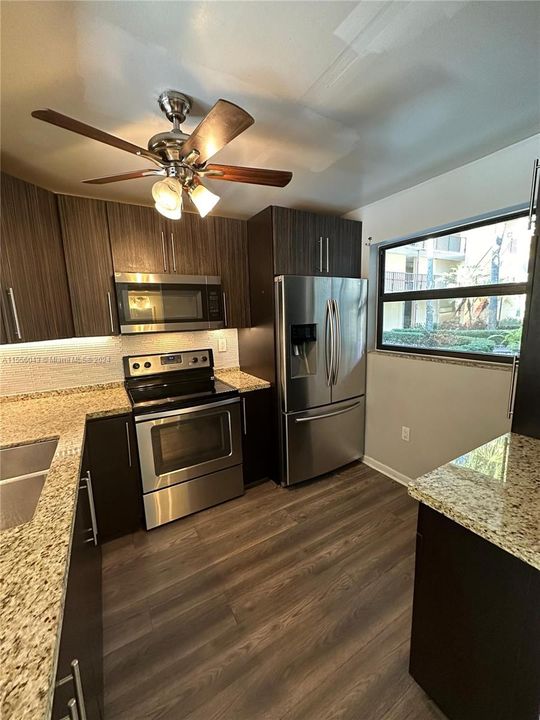 For Sale: $268,900 (1 beds, 1 baths, 787 Square Feet)