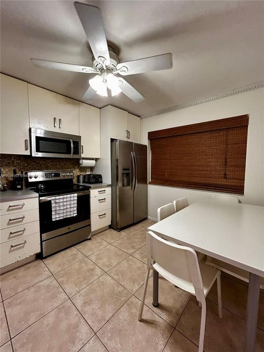 For Sale: $199,900 (2 beds, 2 baths, 1350 Square Feet)