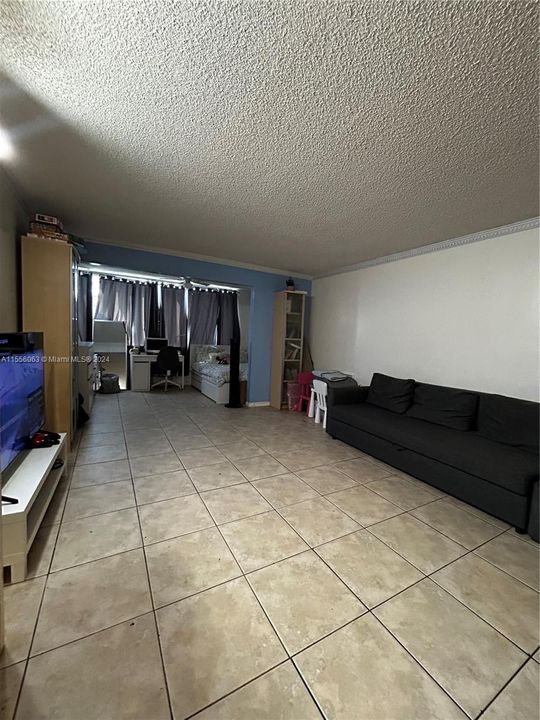 For Sale: $199,900 (2 beds, 2 baths, 1350 Square Feet)