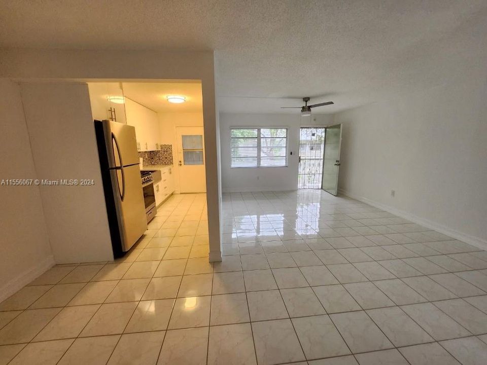 Recently Rented: $1,600 (1 beds, 1 baths, 836 Square Feet)