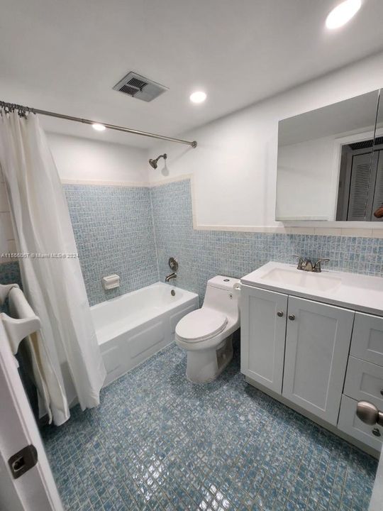 最近租的: $1,600 (1 贝兹, 1 浴室, 836 平方英尺)