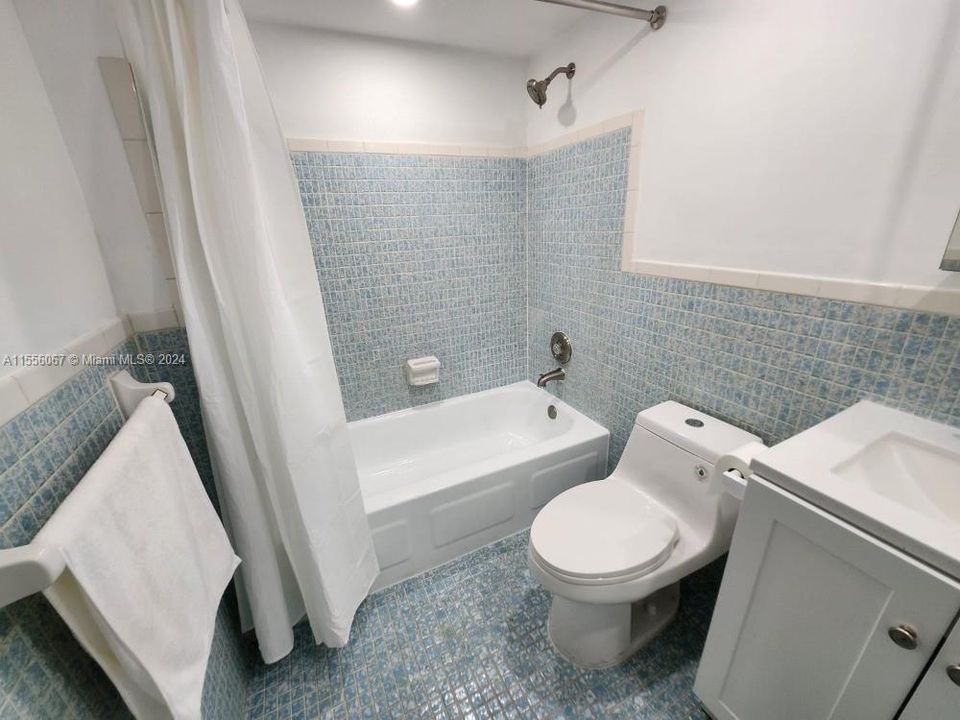 最近租的: $1,600 (1 贝兹, 1 浴室, 836 平方英尺)