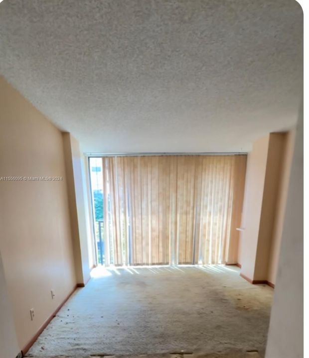 Active With Contract: $245,000 (1 beds, 1 baths, 767 Square Feet)