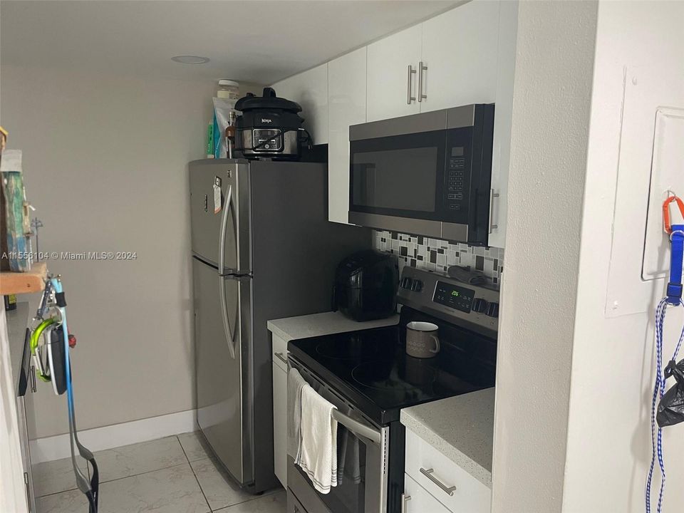 Recently Rented: $1,900 (1 beds, 1 baths, 710 Square Feet)