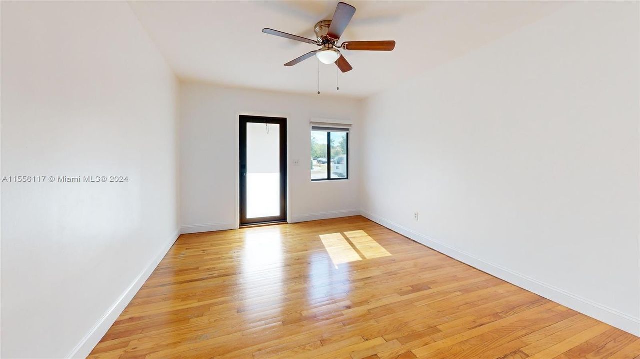 For Sale: $899,000 (3 beds, 2 baths, 2035 Square Feet)