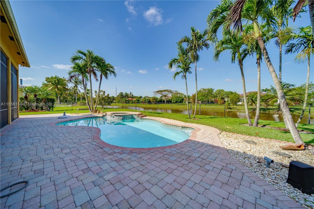 Recently Sold: $1,550,000 (4 beds, 4 baths, 4130 Square Feet)