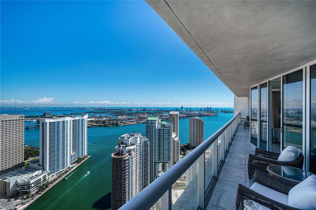 Active With Contract: $1,399,999 (2 beds, 2 baths, 1633 Square Feet)