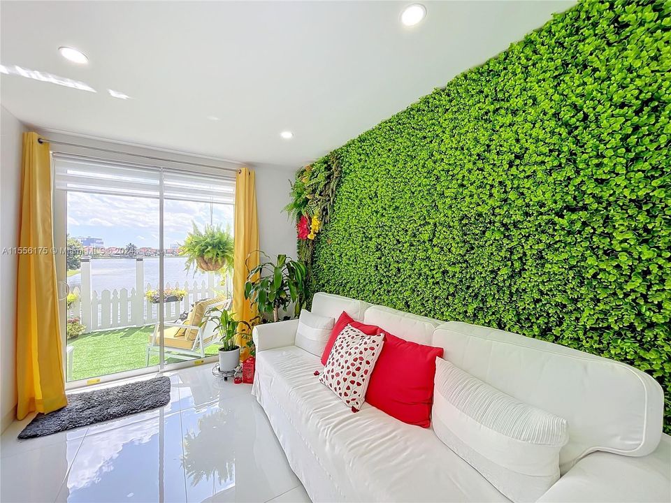 Недавно продано: $450,000 (2 спален, 2 ванн, 1290 Квадратных фут)