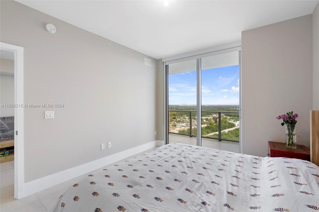 Active With Contract: $4,100 (2 beds, 2 baths, 1119 Square Feet)