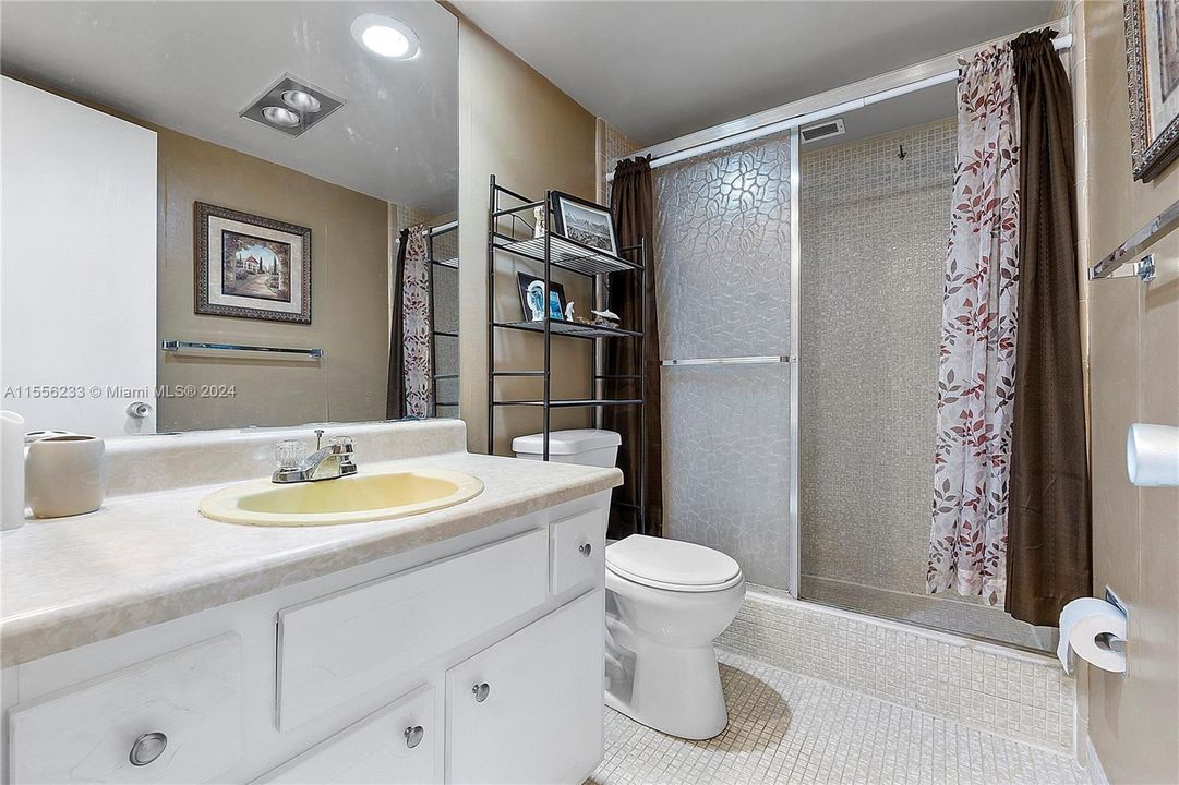 待售: $174,900 (2 贝兹, 2 浴室, 1100 平方英尺)