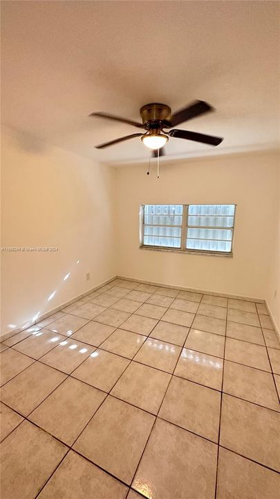 Active With Contract: $5,000 (4 beds, 2 baths, 1955 Square Feet)