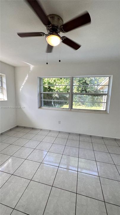 Active With Contract: $5,000 (4 beds, 2 baths, 1955 Square Feet)