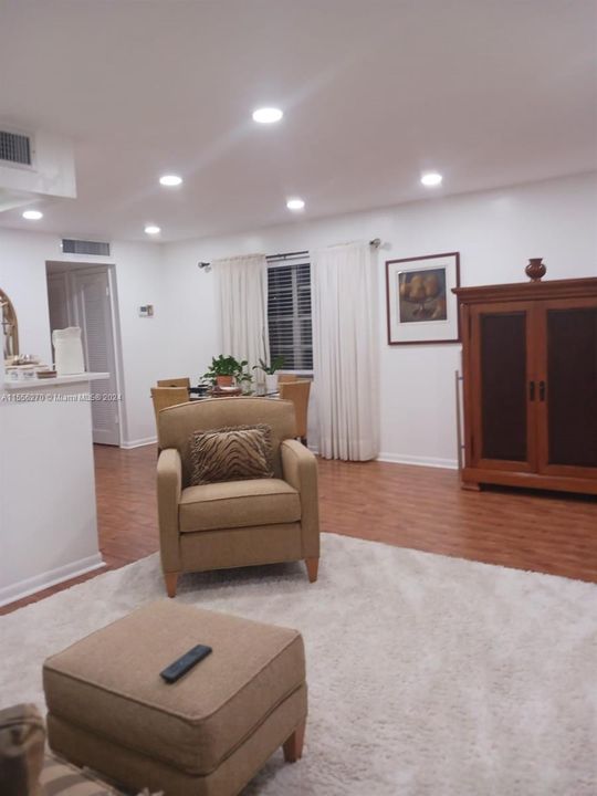 En Venta: $164,000 (1 camas, 1 baños, 760 Pies cuadrados)