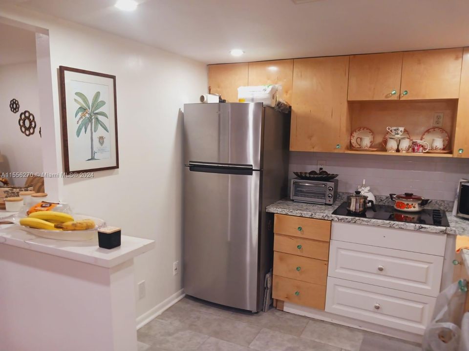 For Sale: $140,000 (1 beds, 1 baths, 760 Square Feet)