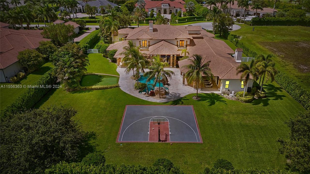 For Sale: $8,490,000 (8 beds, 8 baths, 11803 Square Feet)