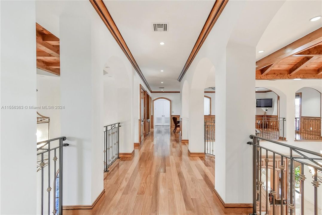 For Sale: $8,490,000 (8 beds, 8 baths, 11803 Square Feet)