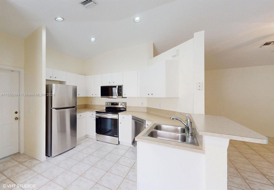 Recently Sold: $494,000 (2 beds, 2 baths, 1153 Square Feet)