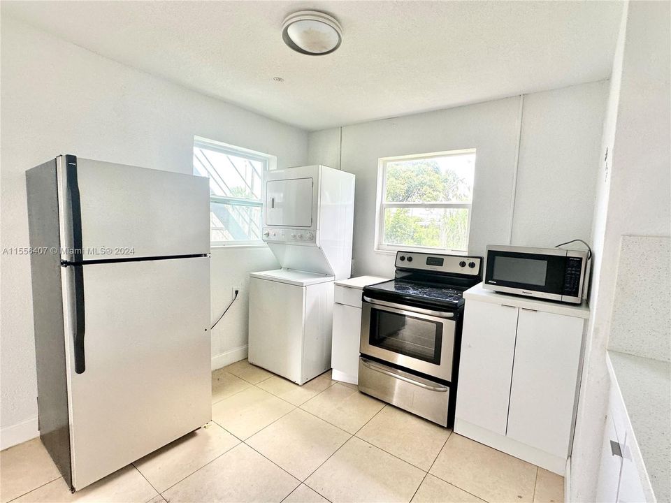 For Rent: $2,000 (2 beds, 1 baths, 770 Square Feet)