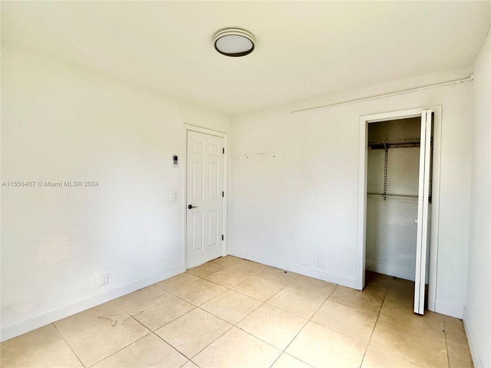For Rent: $2,000 (2 beds, 1 baths, 770 Square Feet)