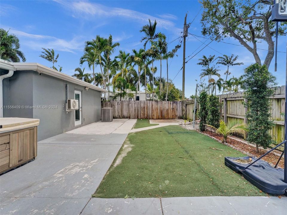 Active With Contract: $710,000 (4 beds, 3 baths, 1884 Square Feet)