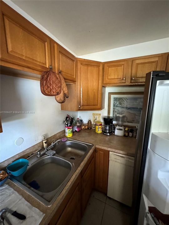 For Sale: $175,000 (2 beds, 2 baths, 907 Square Feet)