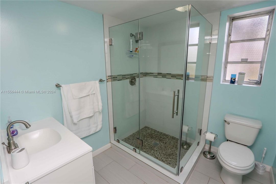 待售: $625,000 (3 贝兹, 2 浴室, 1253 平方英尺)