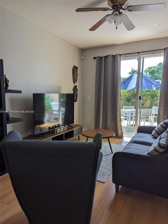 Recently Rented: $1,800 (2 beds, 2 baths, 855 Square Feet)