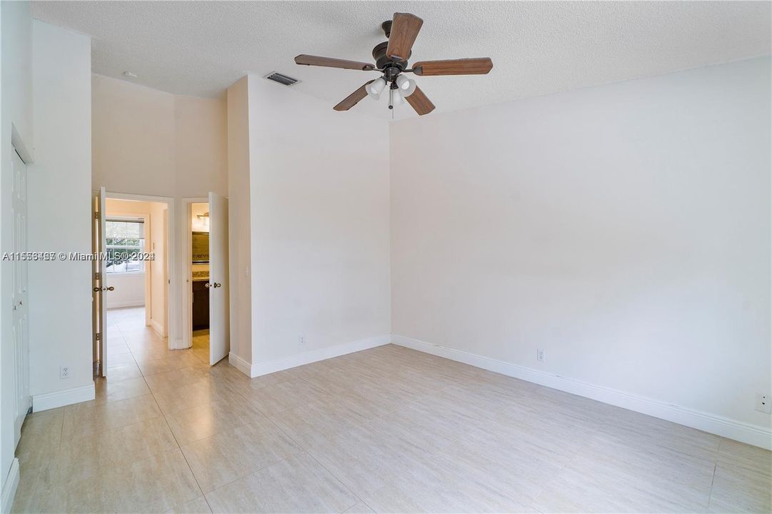 Recently Sold: $374,990 (2 beds, 1 baths, 1110 Square Feet)