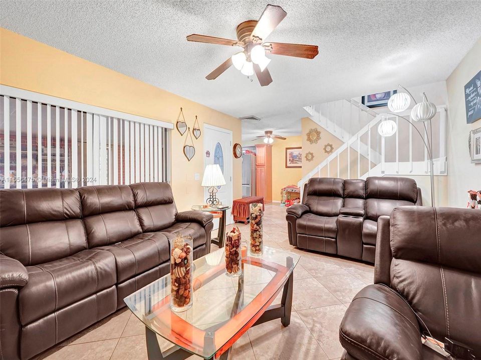 For Sale: $398,900 (2 beds, 2 baths, 1488 Square Feet)