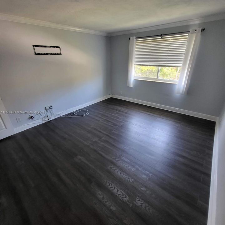 Active With Contract: $3,695 (2 beds, 2 baths, 1100 Square Feet)