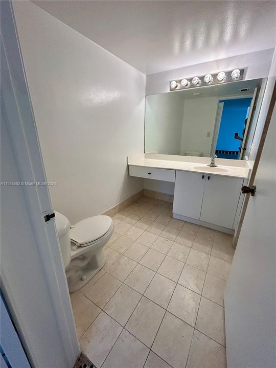 最近租的: $2,100 (1 贝兹, 1 浴室, 899 平方英尺)