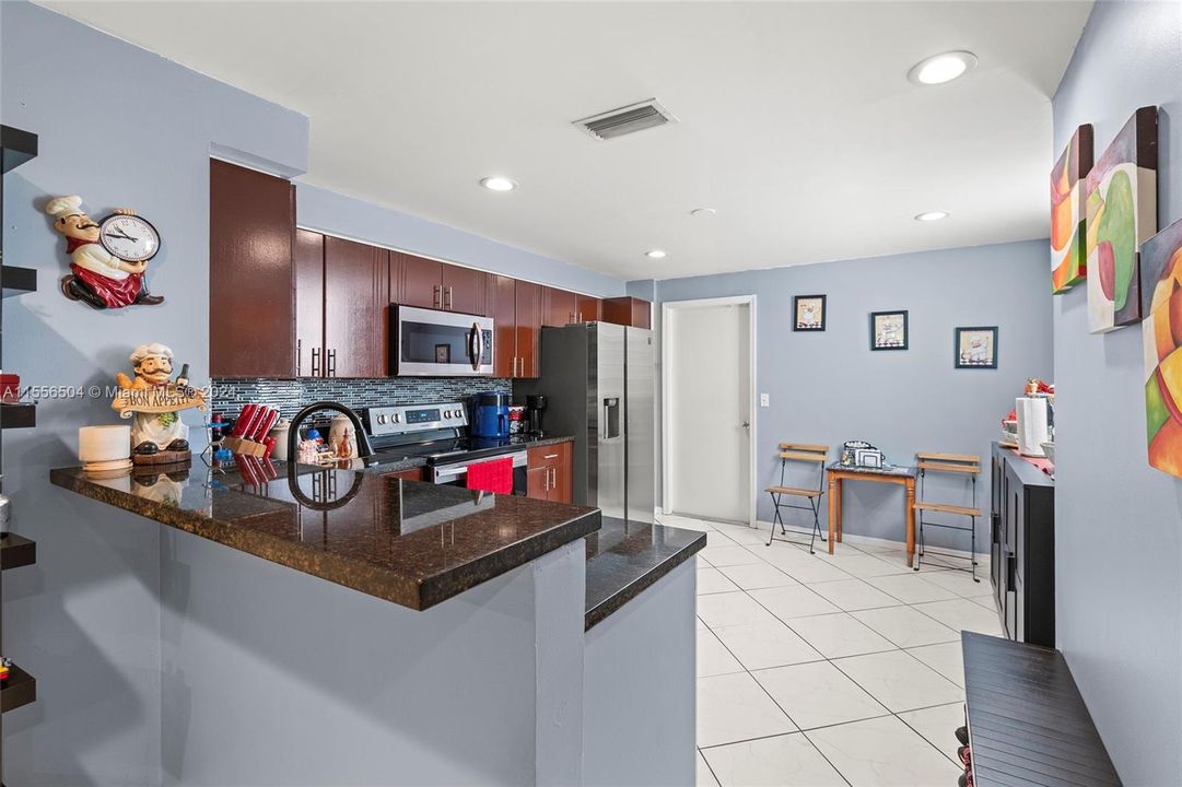 Active With Contract: $520,000 (3 beds, 2 baths, 1456 Square Feet)