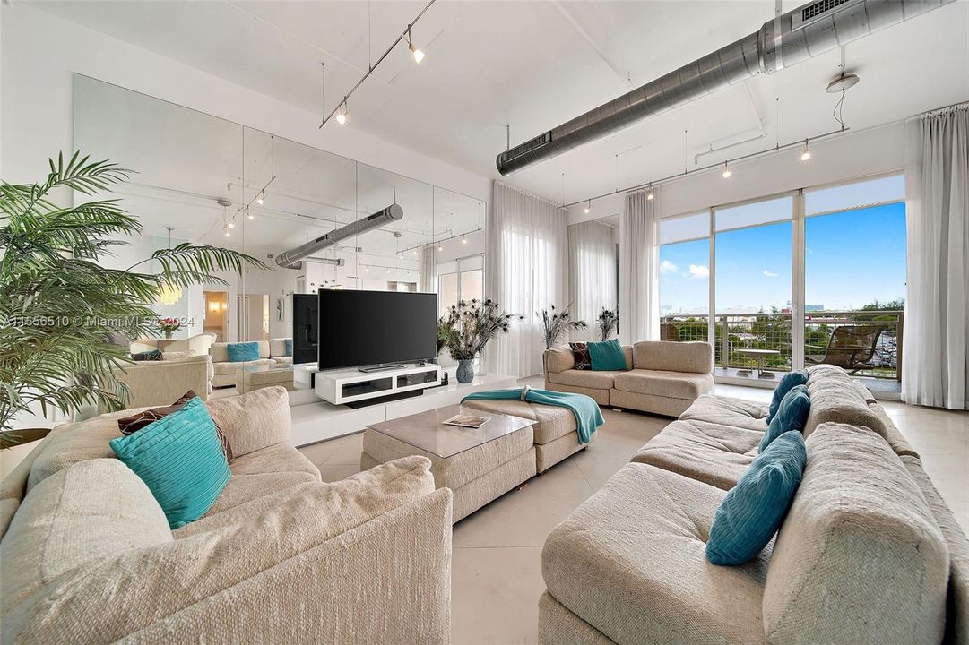 Recientemente alquilado: $3,990 (2 camas, 2 baños, 1397 Pies cuadrados)