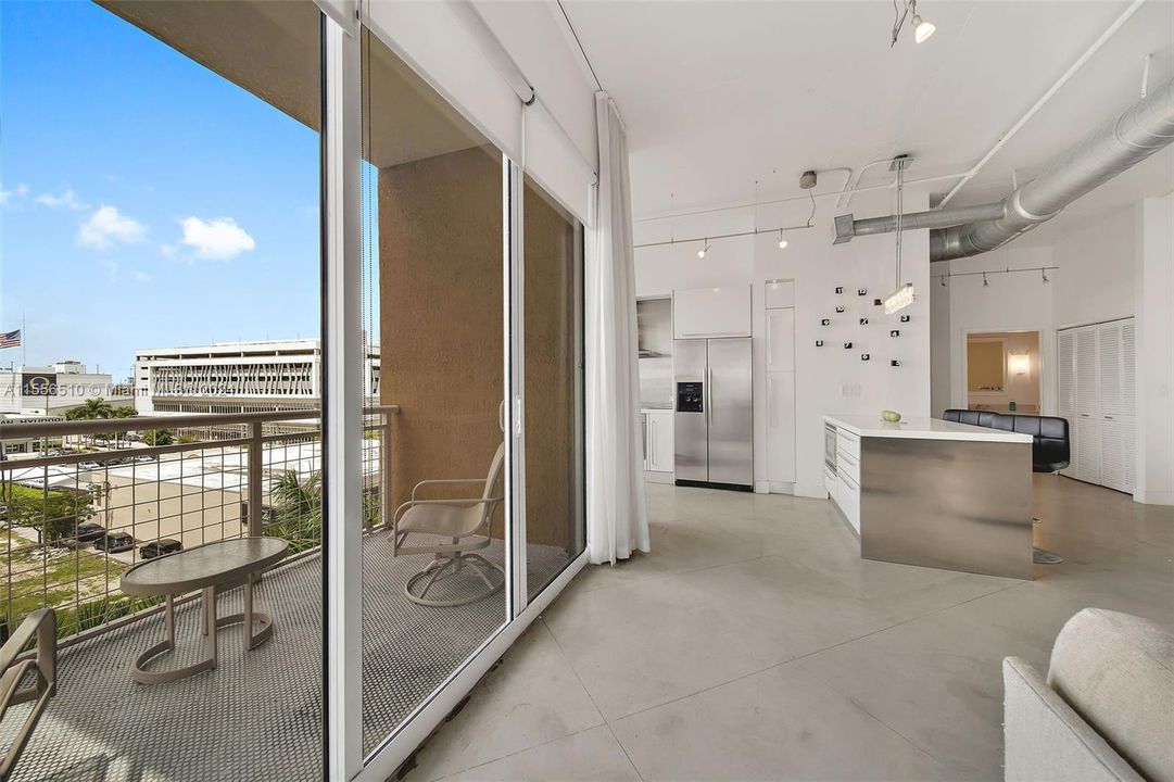 Recientemente alquilado: $3,990 (2 camas, 2 baños, 1397 Pies cuadrados)