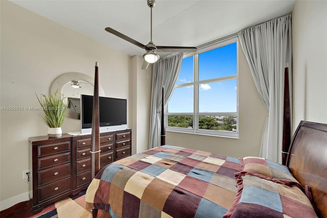 Recientemente alquilado: $3,990 (2 camas, 2 baños, 1397 Pies cuadrados)