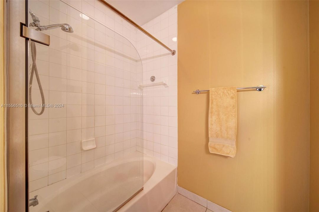 Recientemente alquilado: $3,990 (2 camas, 2 baños, 1397 Pies cuadrados)