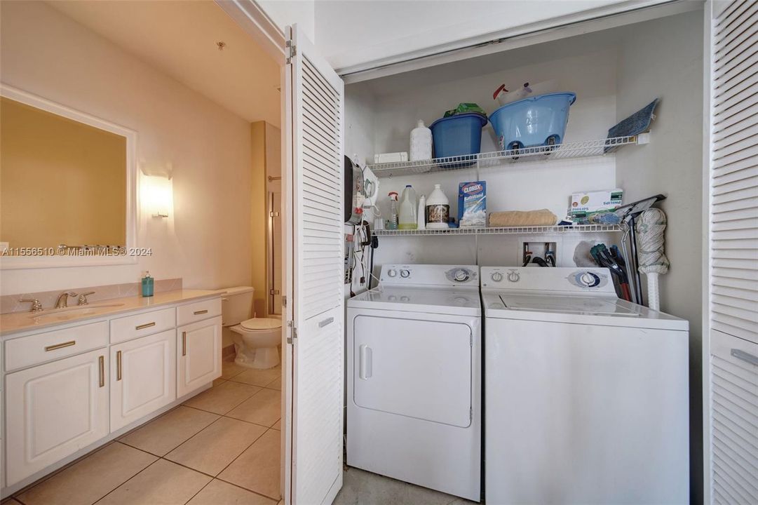 Recientemente alquilado: $3,990 (2 camas, 2 baños, 1397 Pies cuadrados)