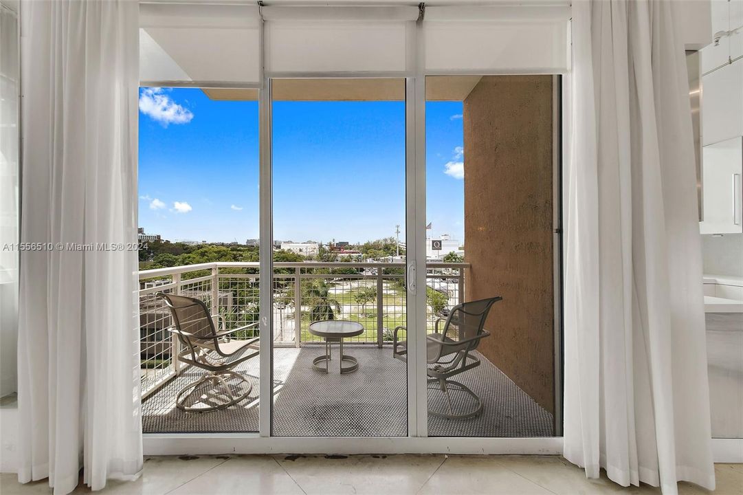 Recientemente alquilado: $3,990 (2 camas, 2 baños, 1397 Pies cuadrados)