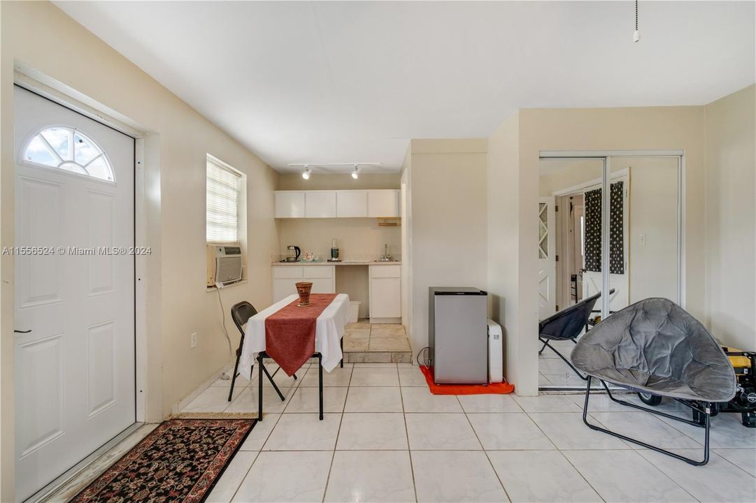 Recently Sold: $1,500,000 (3 beds, 2 baths, 5153 Square Feet)