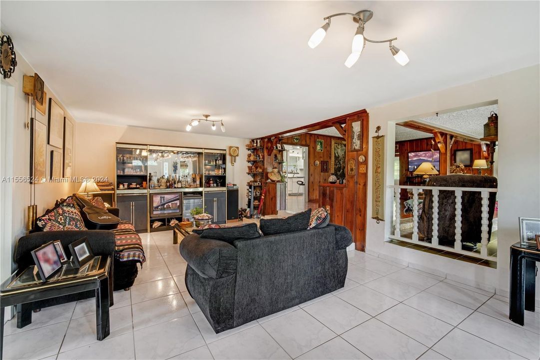 Recently Sold: $1,500,000 (3 beds, 2 baths, 5153 Square Feet)
