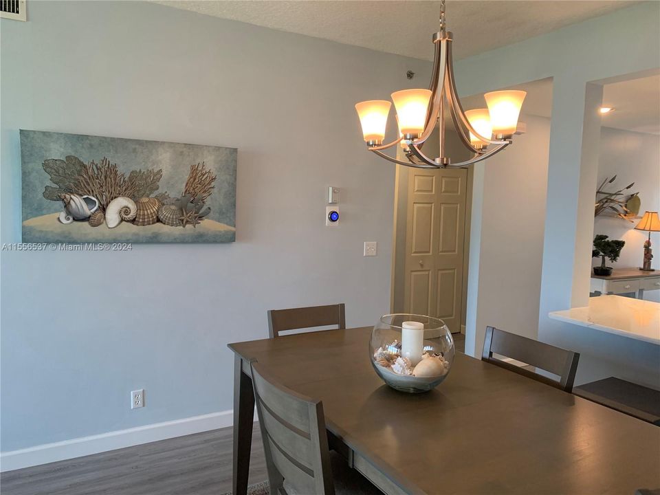 Recently Sold: $525,000 (2 beds, 2 baths, 1135 Square Feet)