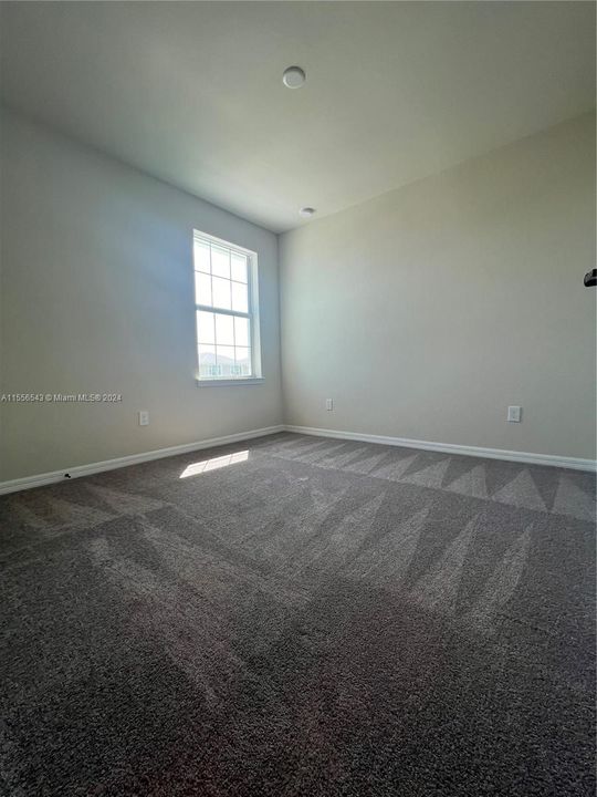 Recently Rented: $2,700 (3 beds, 2 baths, 1822 Square Feet)