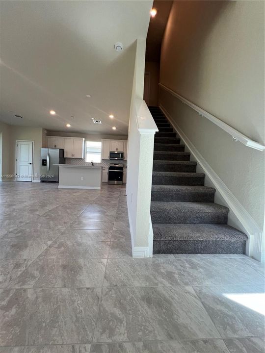 Recently Rented: $2,700 (3 beds, 2 baths, 1822 Square Feet)