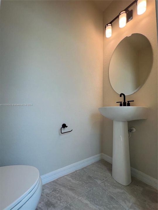 Recently Rented: $2,700 (3 beds, 2 baths, 1822 Square Feet)