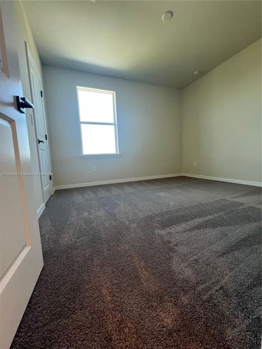 Recently Rented: $2,700 (3 beds, 2 baths, 1822 Square Feet)